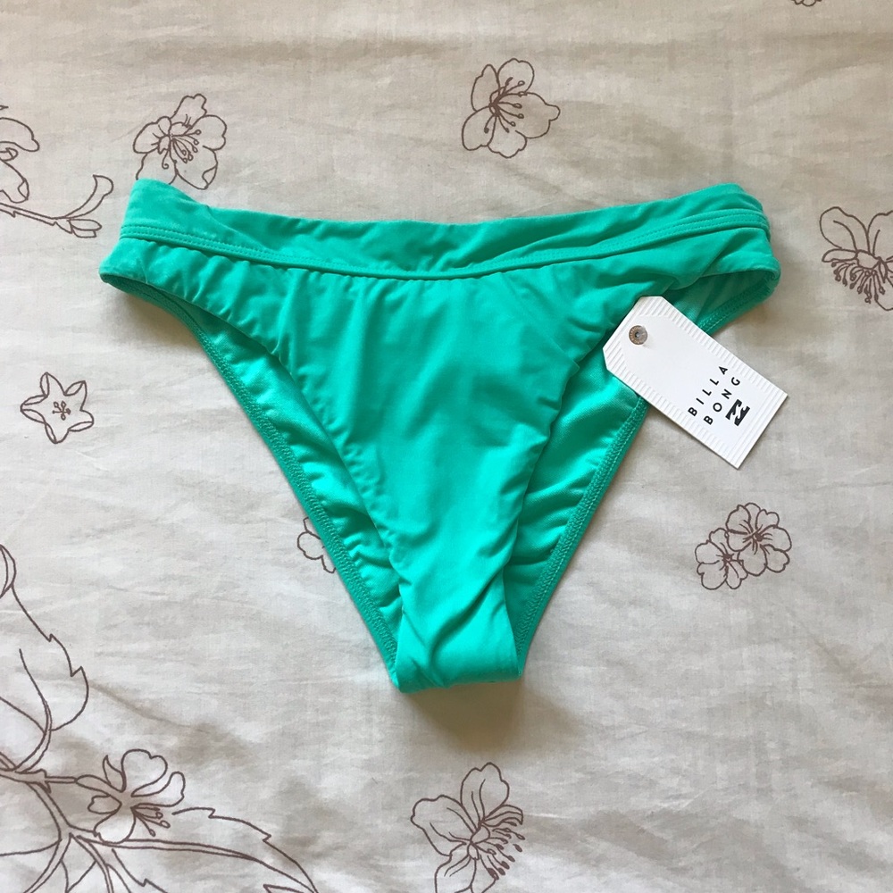 brand new with tags billabong bikini bottoms!